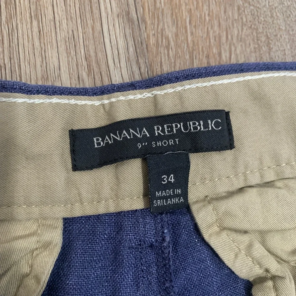 Banana Republic 100% linen pleated shorts in navy blue - size 34 mens